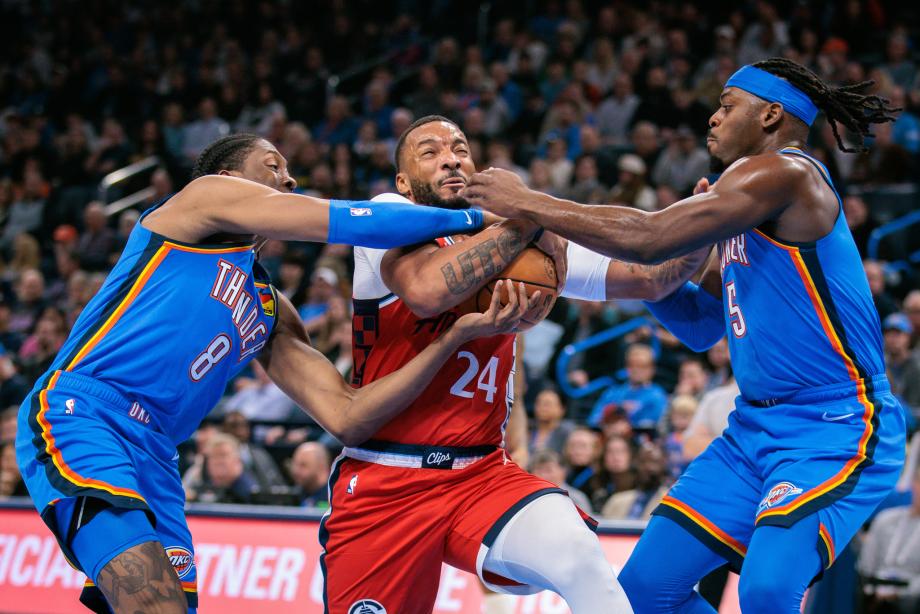 亚历山大29+8鲍威尔低迷 哈登缺阵雷霆胜快船