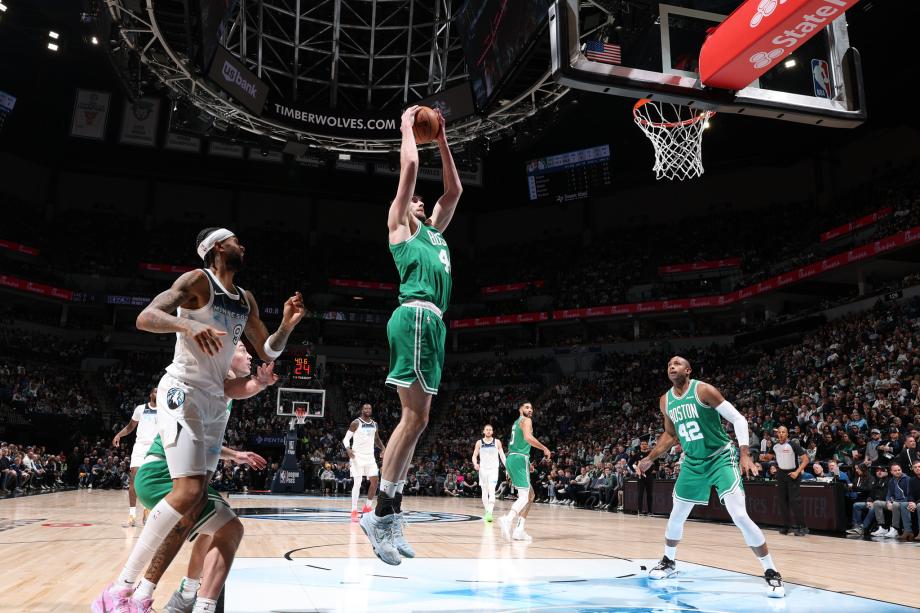 塔图姆33+9兰德尔27分 怀特26分绿军险胜森林狼