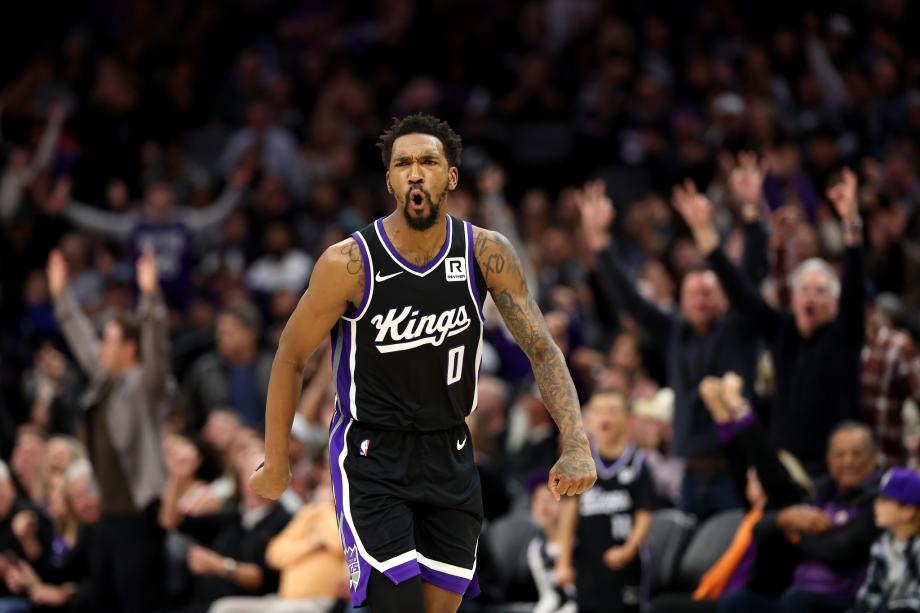 小萨博尼斯两双蒙克31+6 国王6人上双力擒灰熊