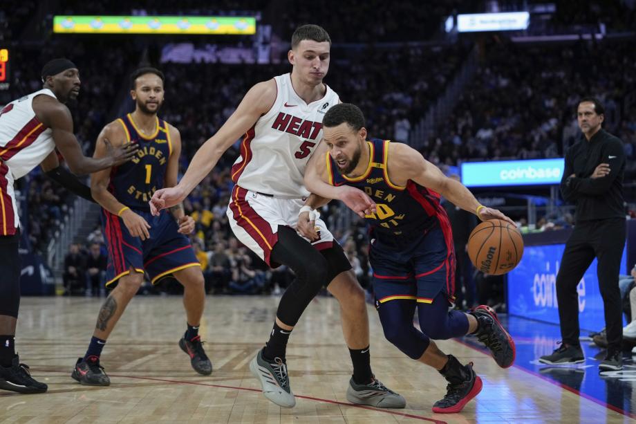 阿德巴约19+9库里31+7 热火客场轻取勇士