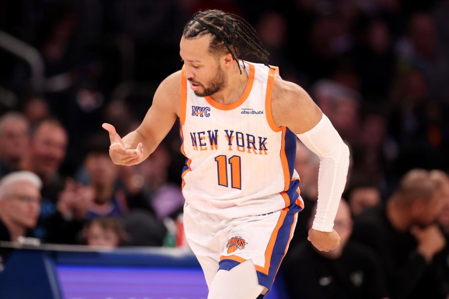 布伦森44分唐斯30+18 尼克斯主场大胜雄鹿