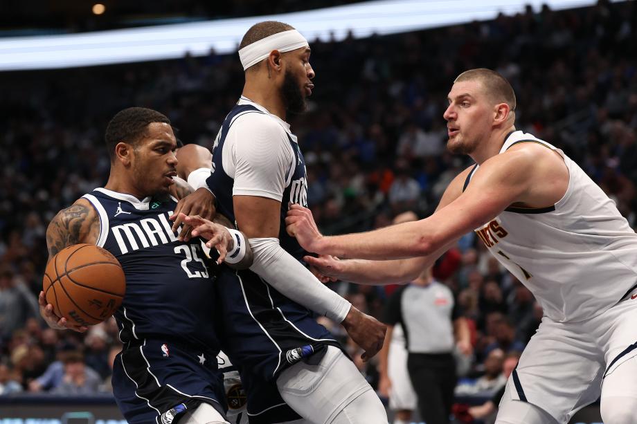 穆雷45+6欧文11分 约基奇三双掘金力克独行侠