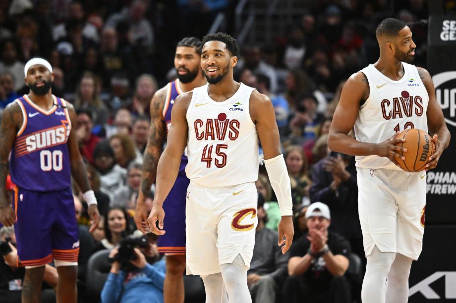 米切尔33+5+5杜兰特23+7 骑士主场26分大胜太阳