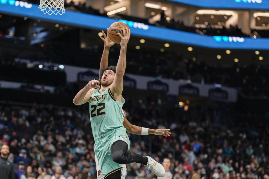 西蒙斯27+5史密斯17+6 开拓者力克黄蜂取4连胜