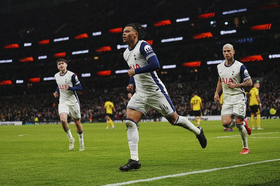 欧联-斯卡利特传射 热刺3-0以第四名晋级16强