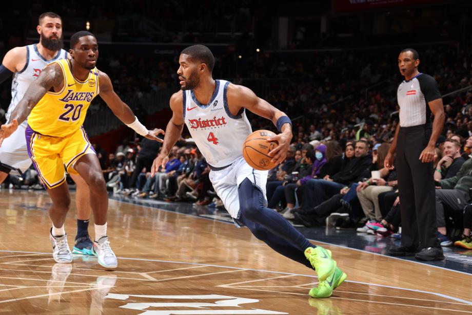 詹姆斯24+11浓眉缺阵 湖人狂胜送奇才16连败