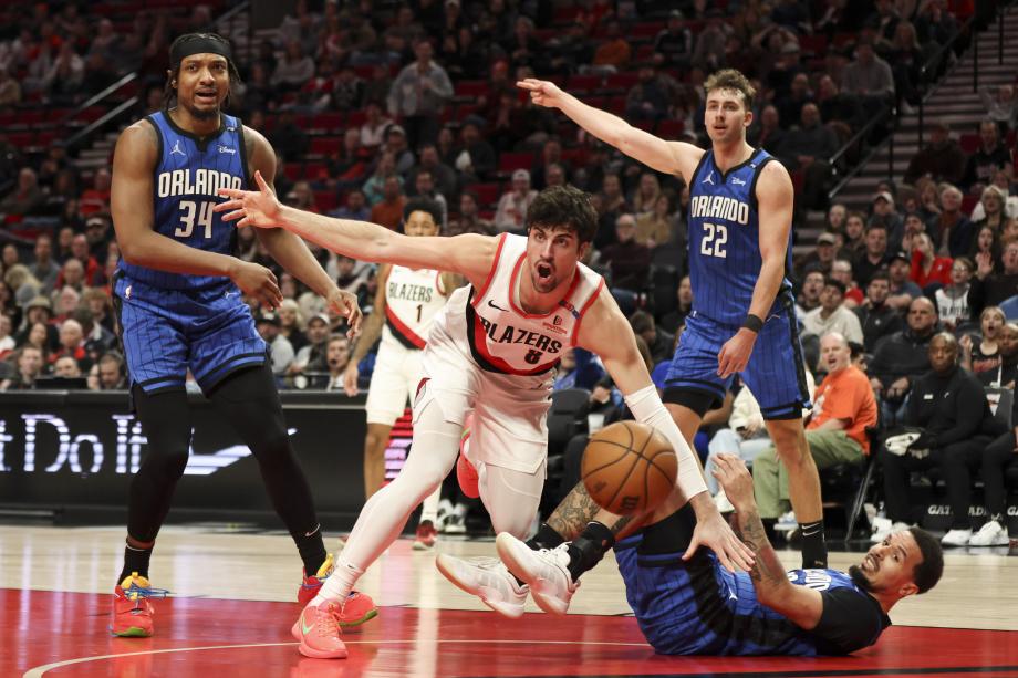 小瓦格纳24分班凯罗21分 开拓者轻取魔术