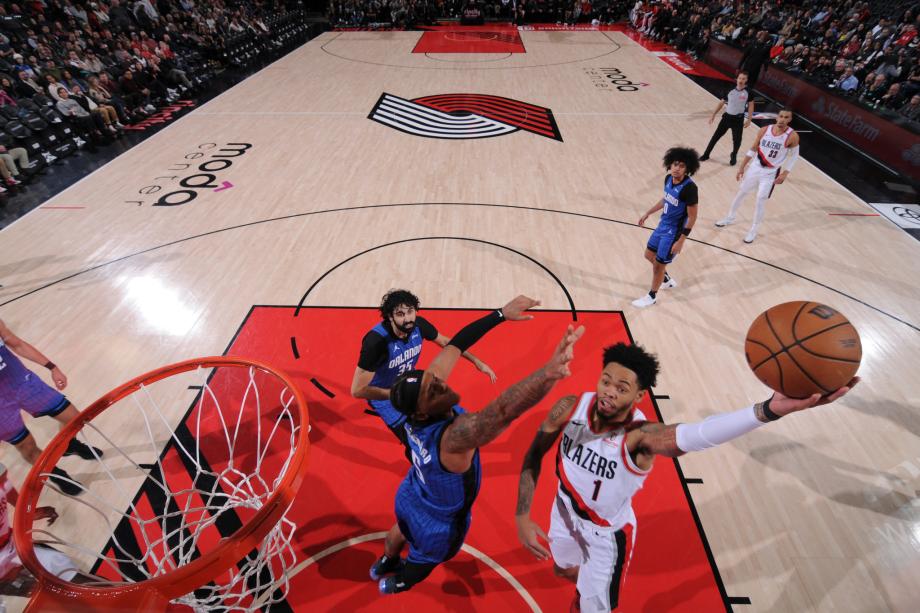 小瓦格纳24分班凯罗21分 开拓者轻取魔术