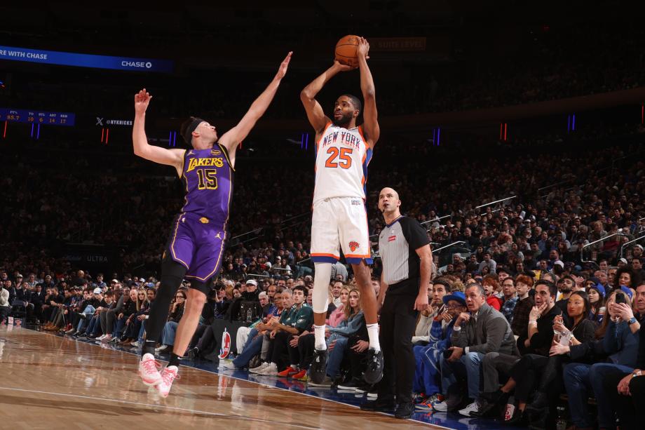 詹姆斯33+11+12哈特26+13+11 湖人胜尼克斯