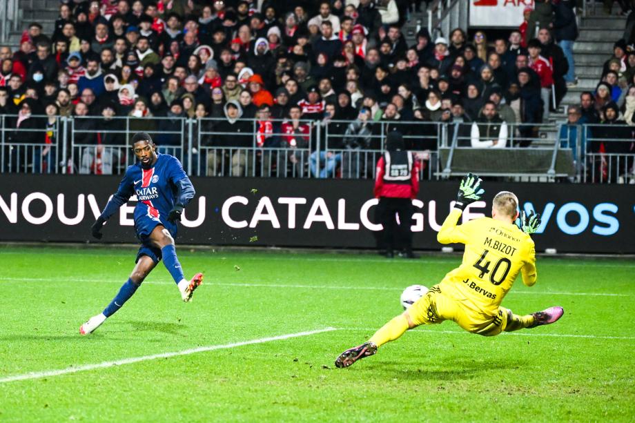 登贝莱连场帽子戏法 巴黎5-2布雷斯特