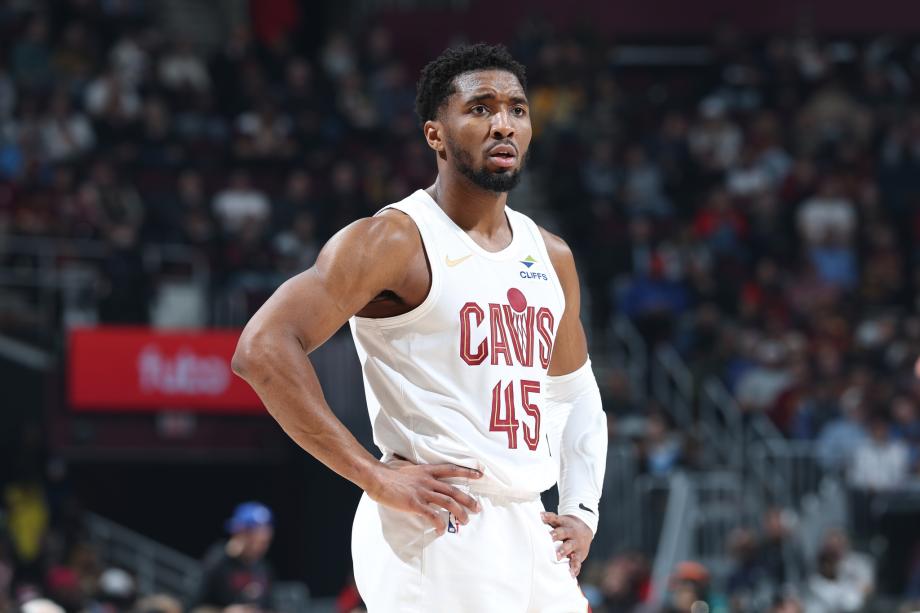 莫布利22+11梅里尔9记三分 骑士43分大胜独行侠