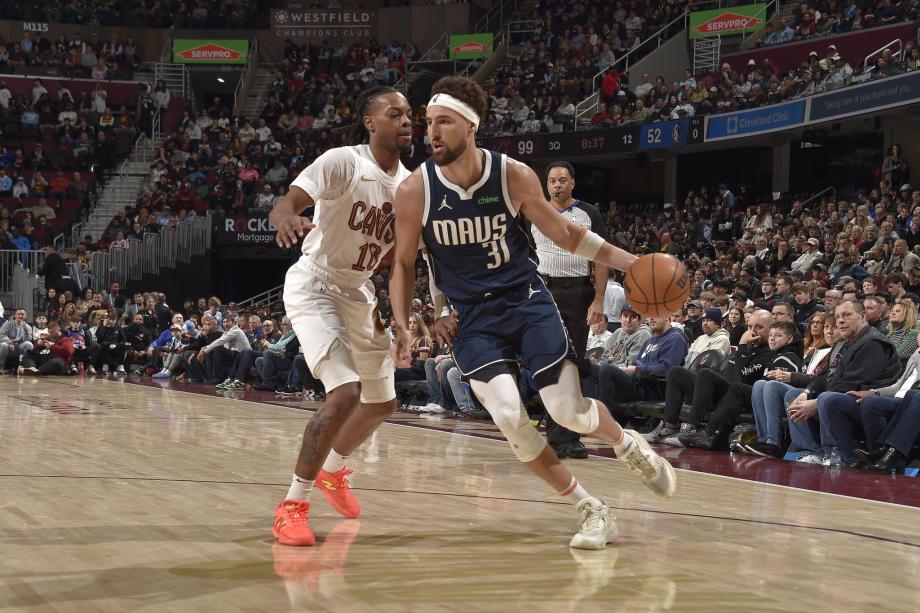 莫布利22+11梅里尔9记三分 骑士43分大胜独行侠