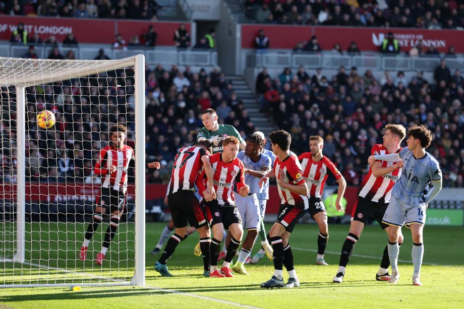 英超-孙兴慜造乌龙+助攻萨尔 热刺2-0布伦特福德