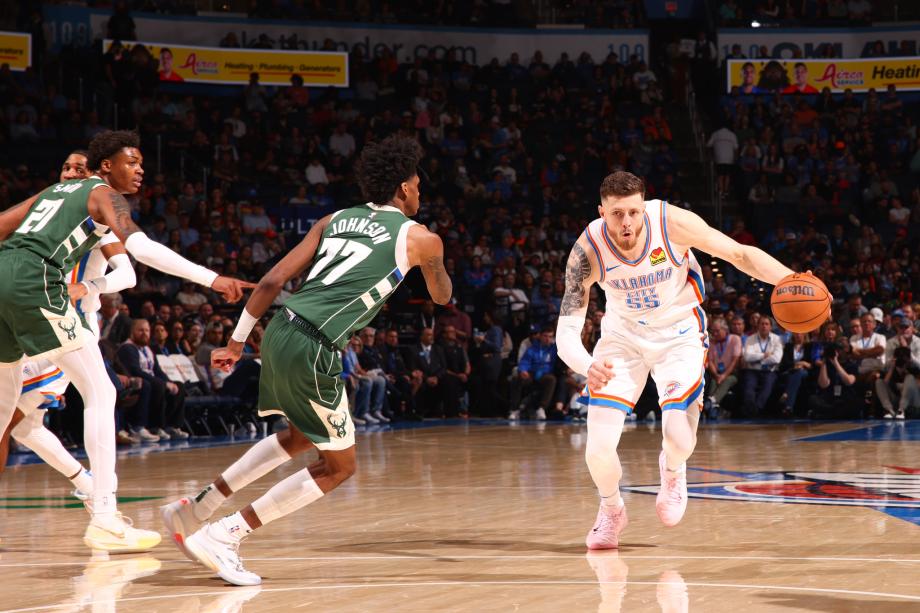 亚历山大34+6字母哥缺阵 雷霆送雄鹿4连败