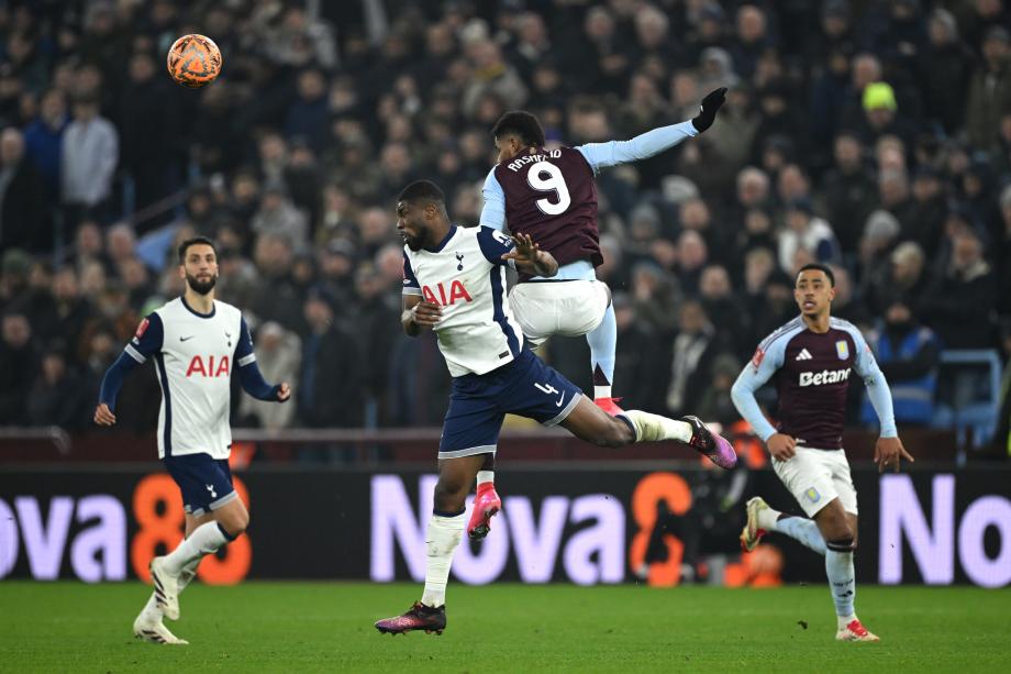 足总杯-拉姆塞闪击罗杰斯传射 热刺1-2维拉