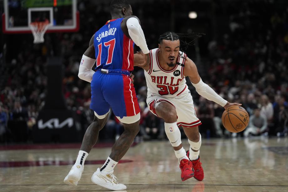 坎宁安20分比斯利三分里程碑 活塞客胜公牛