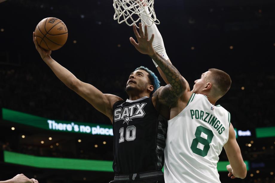 塔图姆32+14文班17+13 绿军主场力克马刺