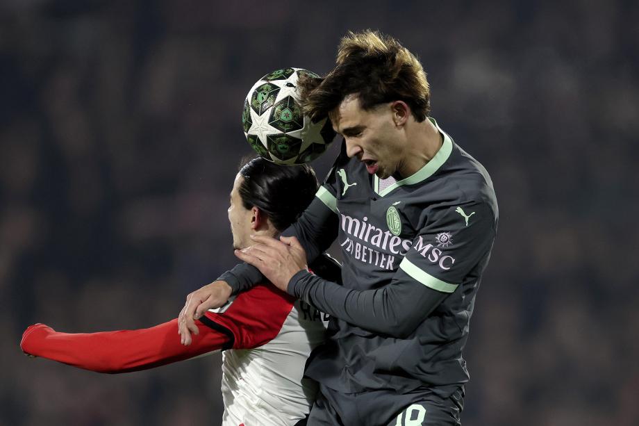 米兰0-1费耶诺德 欧冠淘汰赛附加赛首回合告负