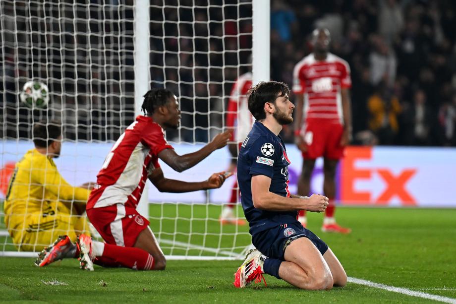 欧冠-巴黎7-0总比分10-0布雷斯特晋级16强