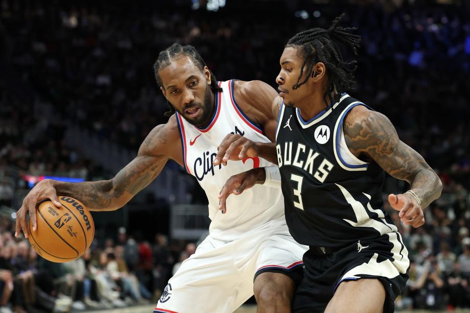 字母哥复出23+8哈登24+5+8 雄鹿末节逆转快船