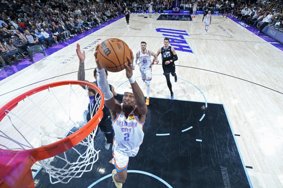 亚历山大21+8科林斯26+3 雷霆客场大胜爵士