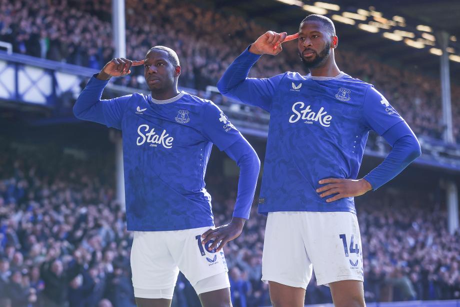 B费破门 曼联客场2-2埃弗顿近10轮仅2胜