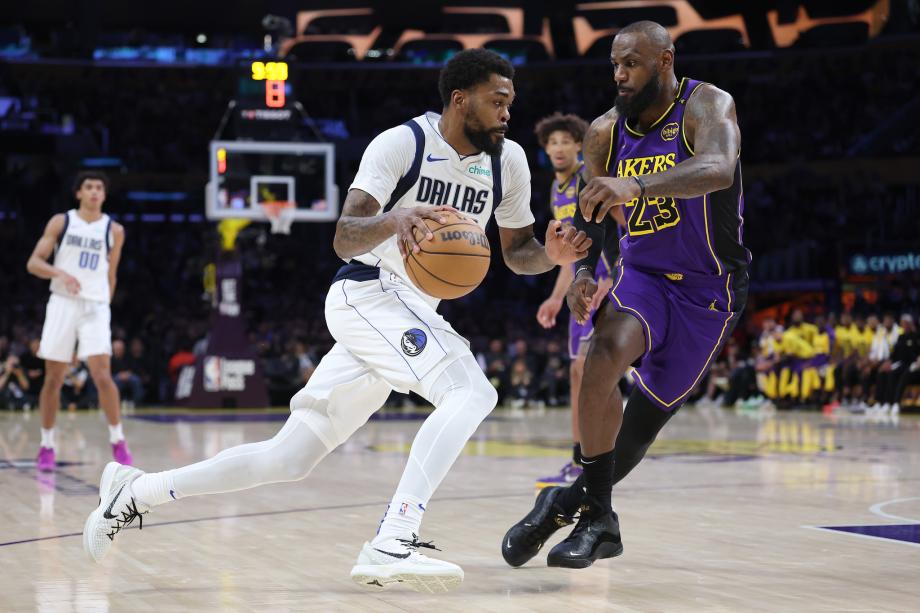 东契奇战旧主砍三双 湖人主场力克独行侠