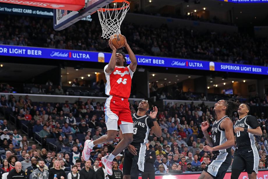 福克斯1.8秒准绝杀 马刺拒绝逆转险胜灰熊