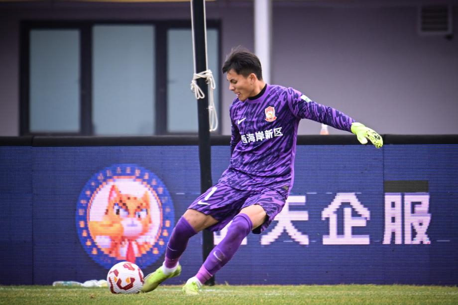 段刘愚破门阿齐兹闪击 青岛西海岸2-0武汉三镇