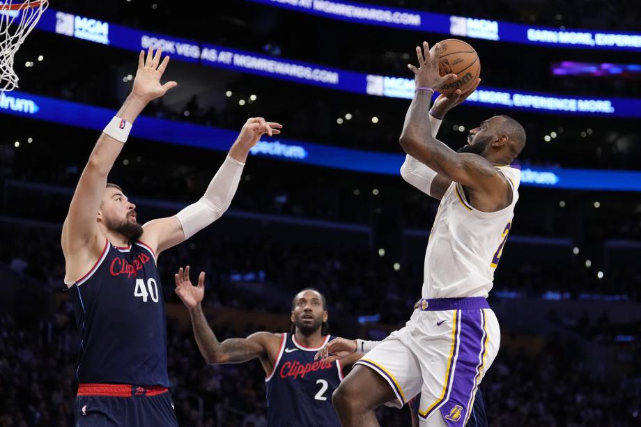 东契奇29+9伦纳德33+10 湖人力克快船6连胜