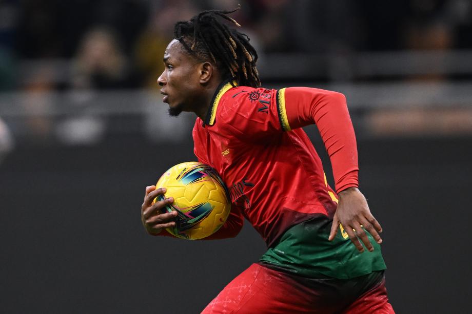 丘库埃泽破门迈尼昂送点 十人米兰1-2拉齐奥