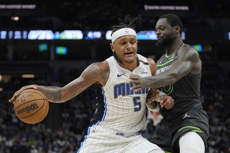 爱德华兹28分班凯罗43+11 森林狼逆转魔术迎七连胜