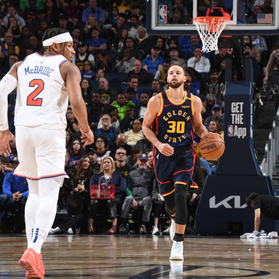 库里28+7+5唐斯29+12+3 勇士97-94险胜尼克斯