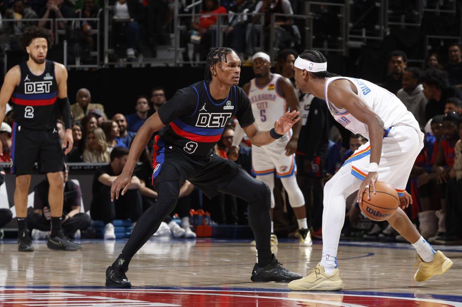 坎宁安被驱逐雷霆险胜活塞 亚历山大48+6