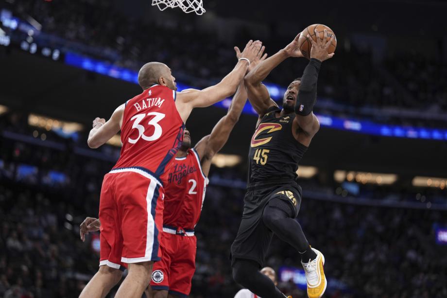 NBA常规赛：快船132-119骑士 莱昂纳德33+7