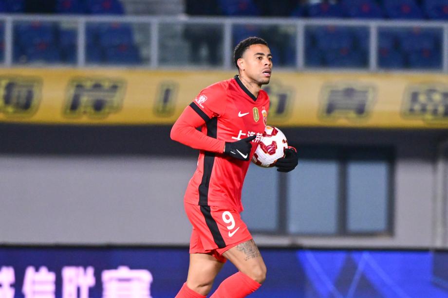 李新翔2传1射阿齐兹双响 海港3-3战平西海岸