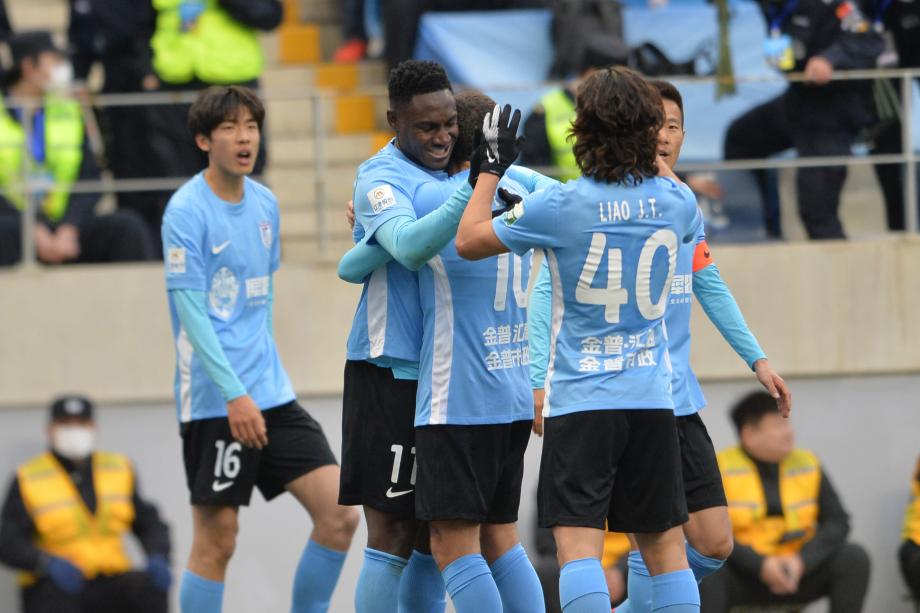 朱鹏宇破门马莱莱传射 英博送亚泰三连败