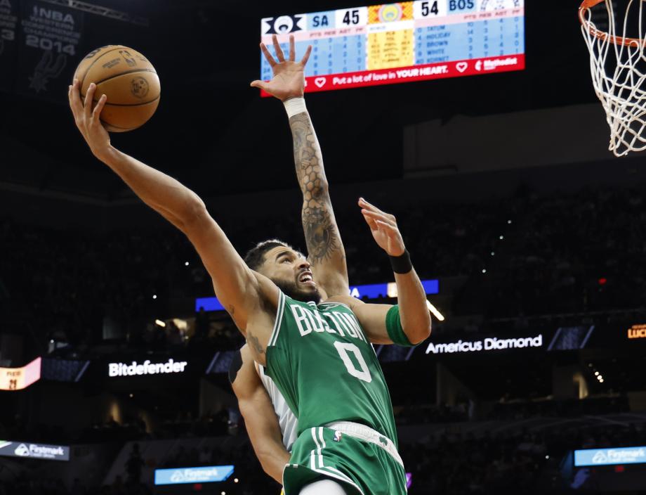 塔图姆29+10+8 凯尔特人7人上双力克马刺迎8连胜