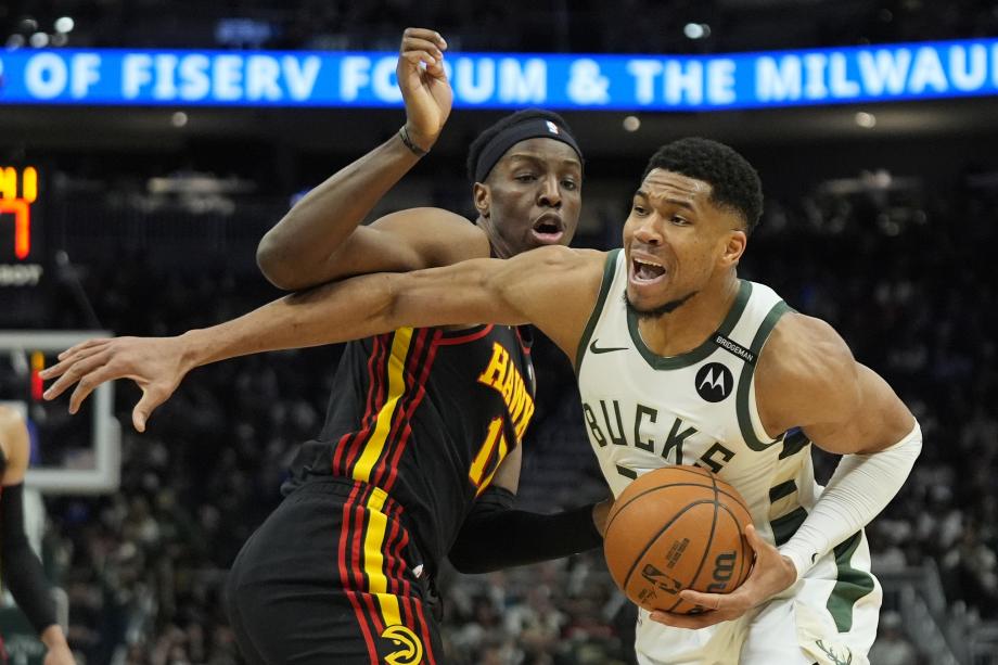 字母哥空砍31+9里萨谢新高36分 雄鹿不敌老鹰