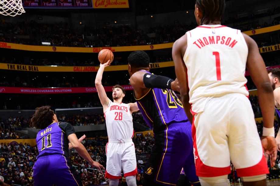 东契奇20分詹姆斯16分 湖人104-98击败火箭