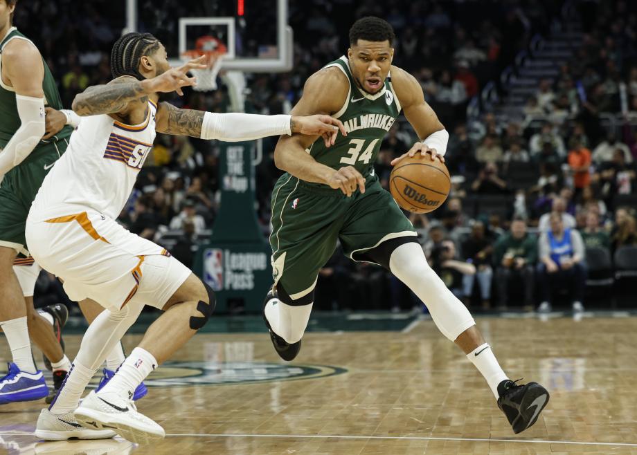 布克空砍39分 太阳123-133不敌雄鹿遭4连败