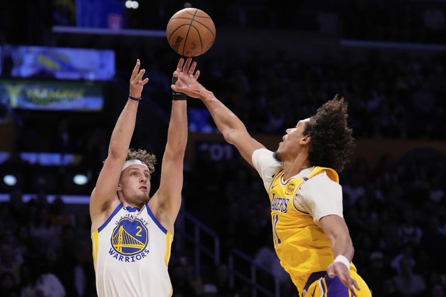 库里37+6詹姆斯33+5+9 勇士拒绝横扫力克湖人