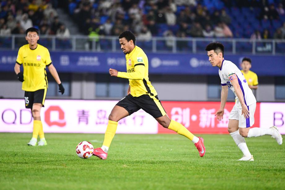 基莱斯梅开二度 天津津门虎战平青岛西海岸