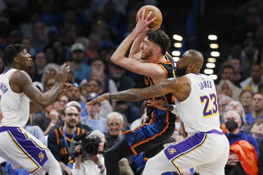 东契奇30+7詹姆斯19+7 湖人大胜联盟第一雷霆