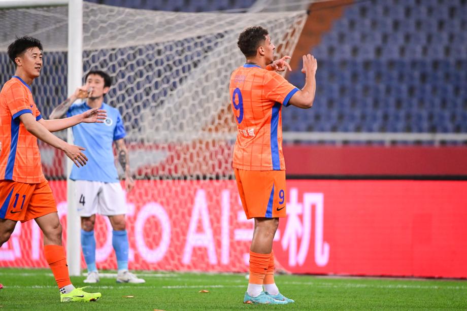 李源一破门三外援传射 泰山4-0大胜新鹏城