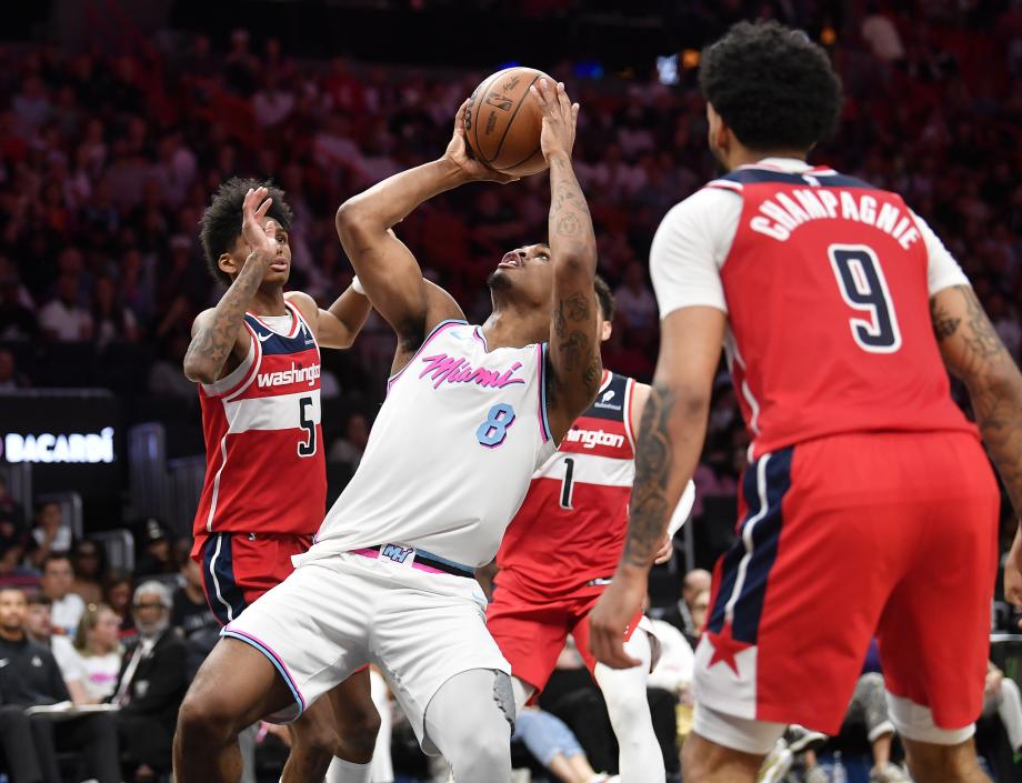 卡林顿压哨绝杀 奇才客场险胜热火