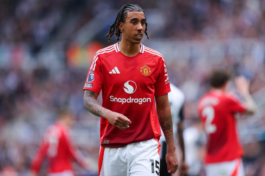 英超-巴恩斯双响加纳乔破门 纽卡斯尔4-1完胜曼联