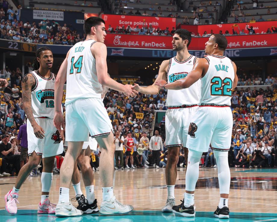 灰熊击败独行侠锁定季后赛席位 首轮对阵雷霆