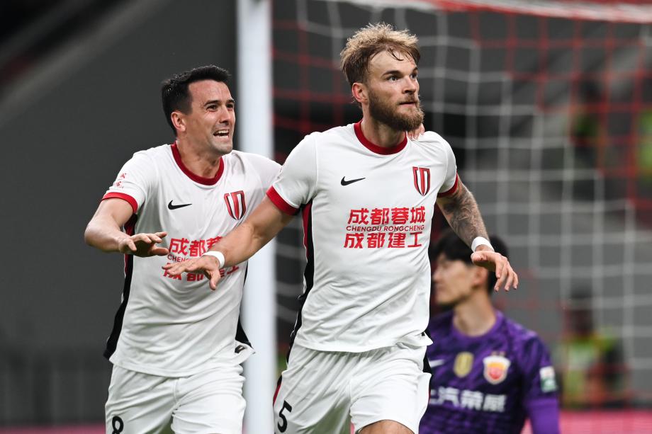罗慕洛破门韦世豪建功 成都客场击败海港