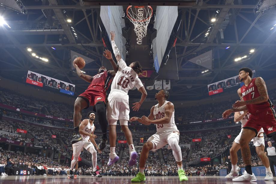 三剑客合砍85分 骑士胜热火大比分1-0领先